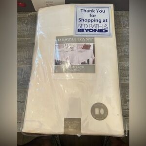 ▶️ Bed Bath and Beyon ◀️RESTAURANT TABLECLOTH Ivory. 52”x 70” stain resistant